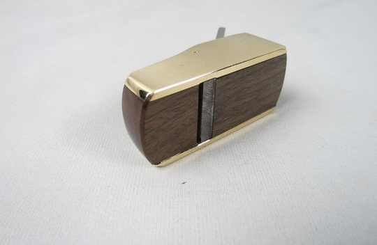 1 stks Platte bodem messing wrap blackwood 2 3/8 "vliegtuigen, houtbewerking vliegtuig