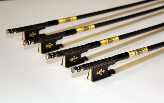 1 st PRO 4/4 3/4 1/2 1/4 szie carbon strijkstok met grillwork Ebbenhout Carving bloem