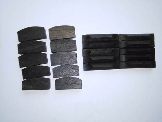 10 Sets Ebbenhout Viool Zadels en noten