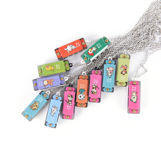 1 pc Mini Duurzame Metalen Harmonica 4 Hole 4 Tone Ketting willekeurige kleur