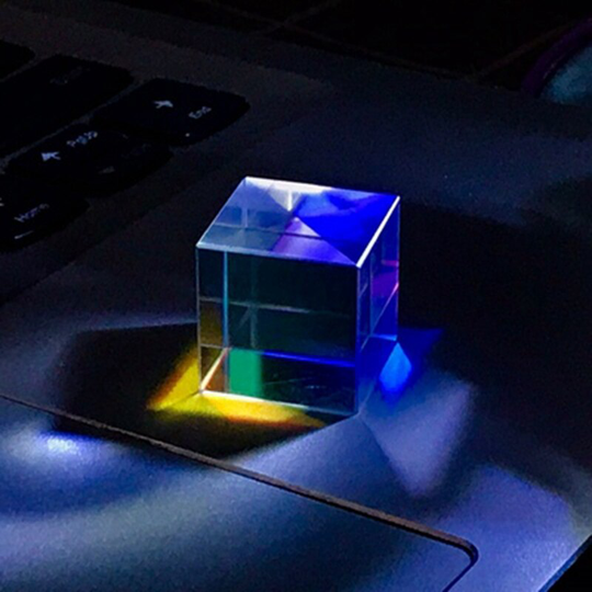 28Mm * 28Mmcolor Synthese Beam Splitter Cross Dichroic Cube Rgb Prism Optical Glass Driehoekig Prisma Leert Spectrum Natuurkunde